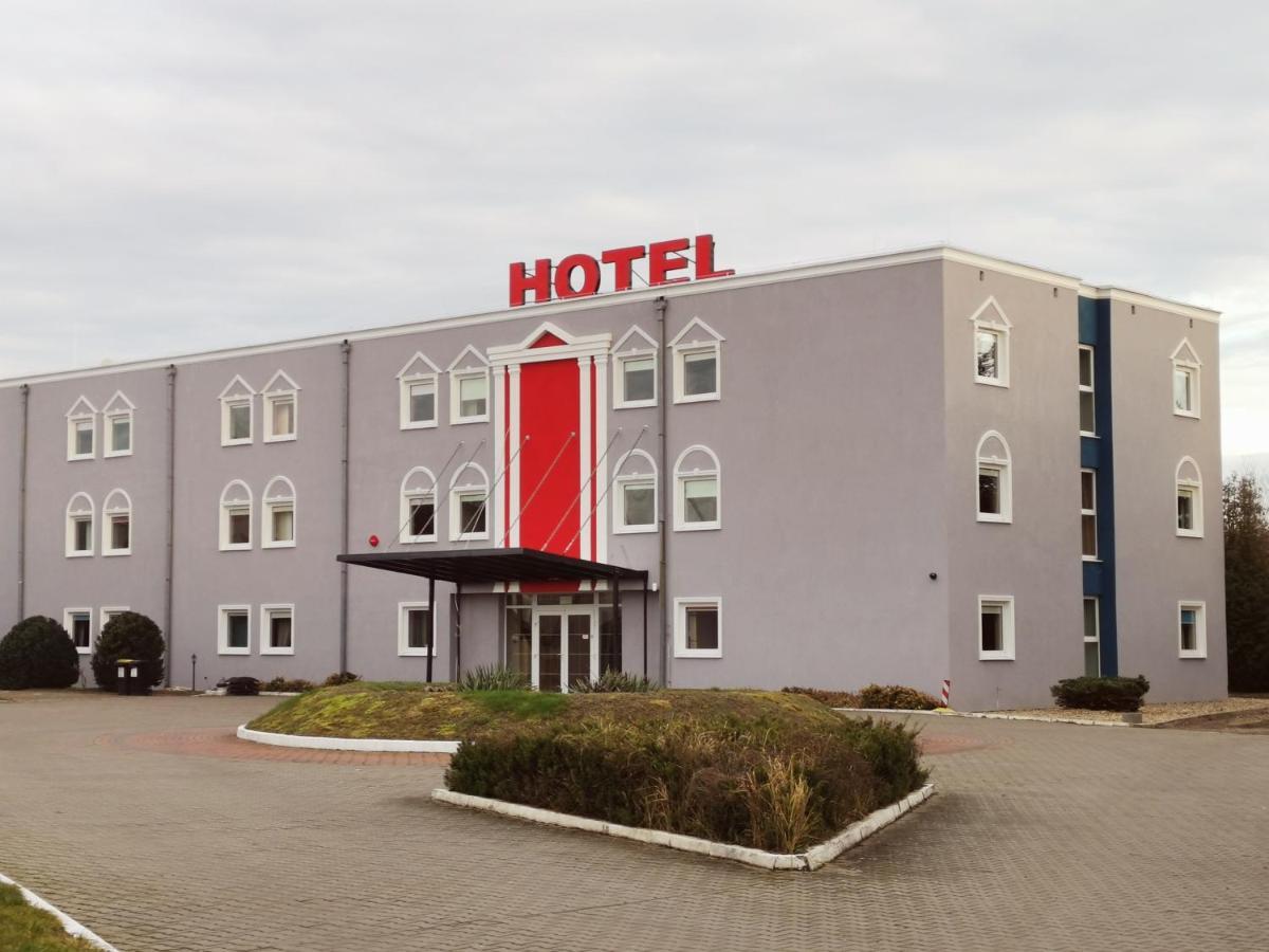 Hotel Holidays Slubice  Exterior photo